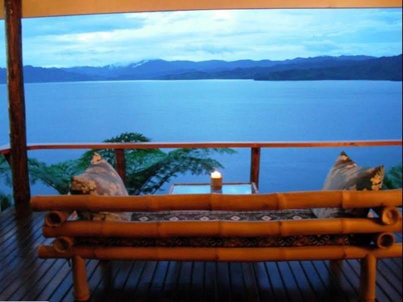 Naveria Heights Lodge Savusavu Exterior photo